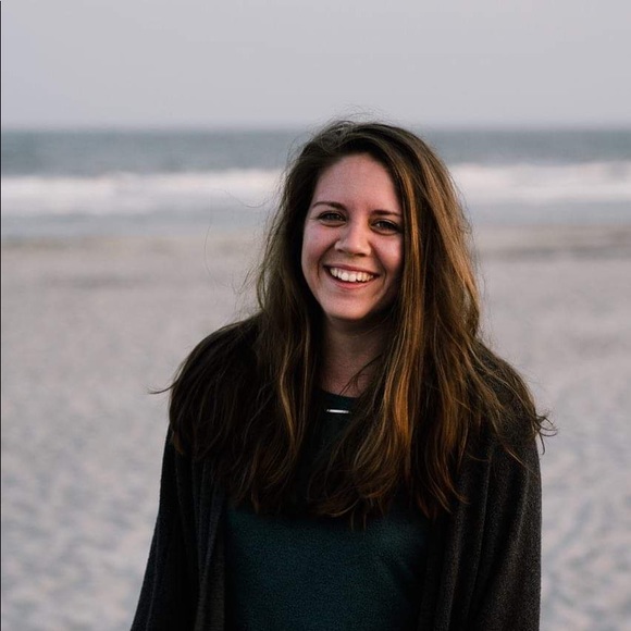 Meet your Posher, Katie - Picture 1 of 5